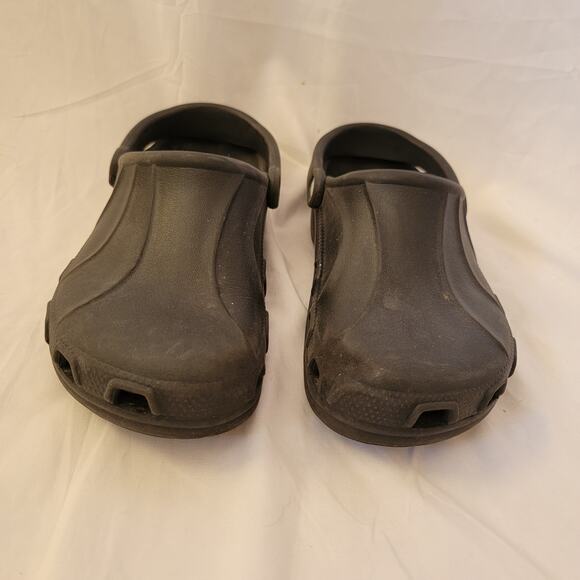 Crocs Black Closed Toe Slip On Classic Clog Unisex Mens Size 7 Womens Size 9 - Picture 2 of 10